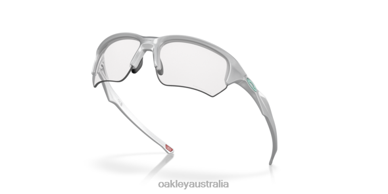 Flak Beta (Low Bridge Fit) Clear To Black Iridium Photochromic Lenses, Silver Frame Oakley2ZJX923