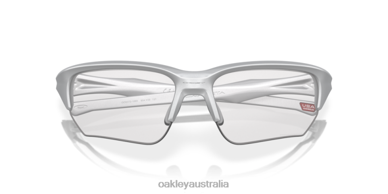 Flak Beta (Low Bridge Fit) Clear To Black Iridium Photochromic Lenses, Silver Frame Oakley2ZJX923