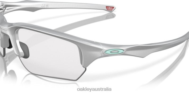 Flak Beta (Low Bridge Fit) Clear To Black Iridium Photochromic Lenses, Silver Frame Oakley2ZJX923