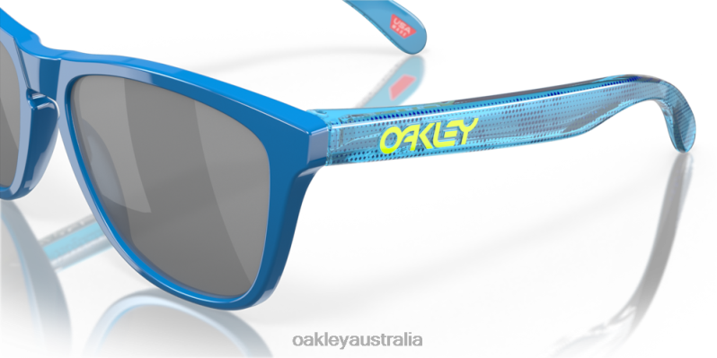 Frogskins (Low Bridge Fit) High Resolution Collection Prizm Black Lenses, Hi Res Polished Sapphire Frame Oakley2ZJX823