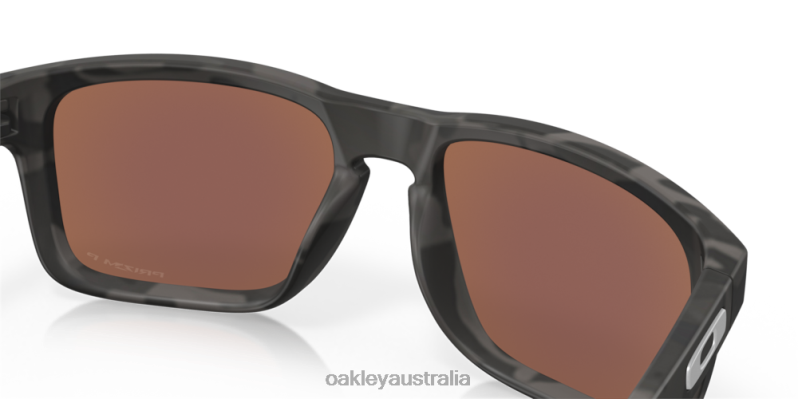 Holbrook Prizm Deep Water Polarized Lenses, Matte Black Camo Frame Oakley2ZJX70