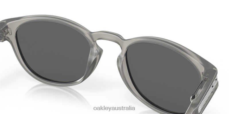 Latch (Low Bridge Fit) High Resolution Collection Prizm Black Lenses, Matte Grey Ink Frame Oakley2ZJX913