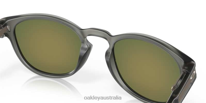Latch (Low Bridge Fit) Prizm Ruby Polarized Lenses, Matte Grey Smoke Frame Oakley2ZJX912