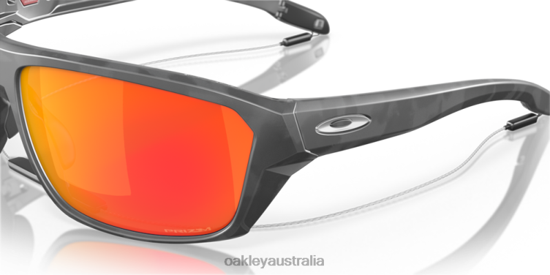 Split Shot Prizm Ruby Lenses, Matte Black Camo Frame Oakley2ZJX303