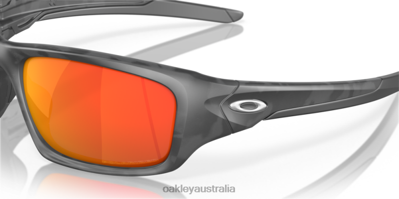 Valve Ruby Iridium Polarized Lenses, Matte Black Camo Frame Oakley2ZJX778