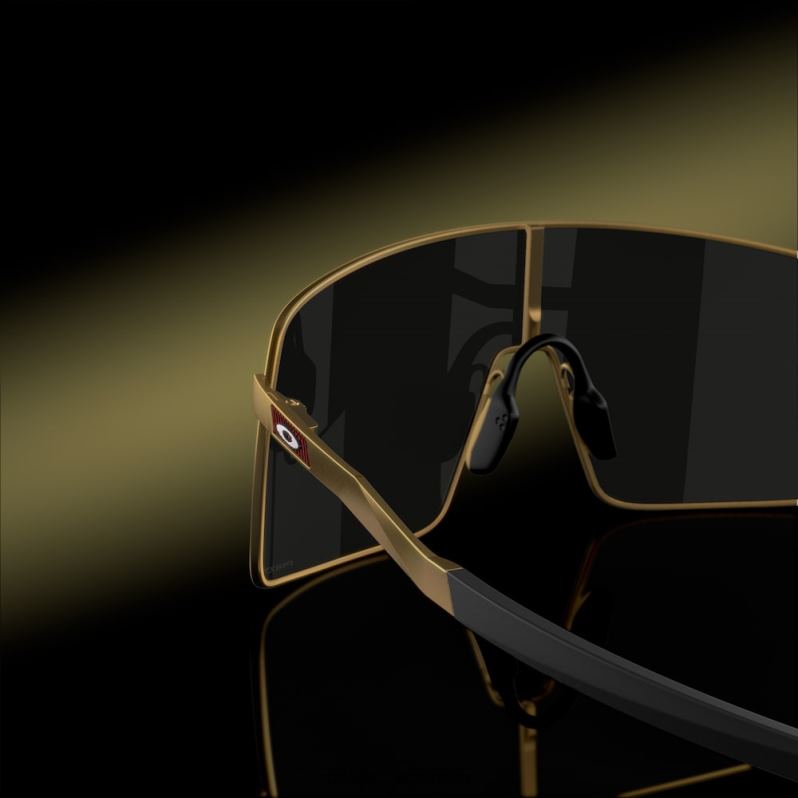 Sutro TI Patrick Mahomes II Collection Prizm Black Lenses, Matte Gold Frame Oakley2ZJX218