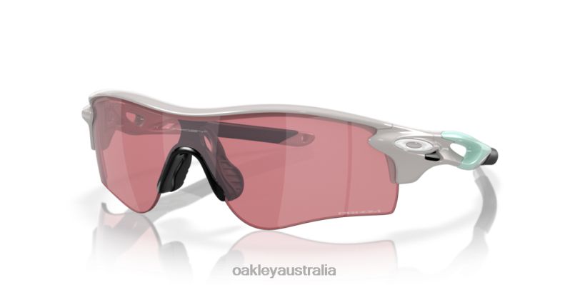 RadarLock Path (Low Bridge Fit) Prizm Dark Golf Lenses, Cool Grey Frame Oakley2ZJX710