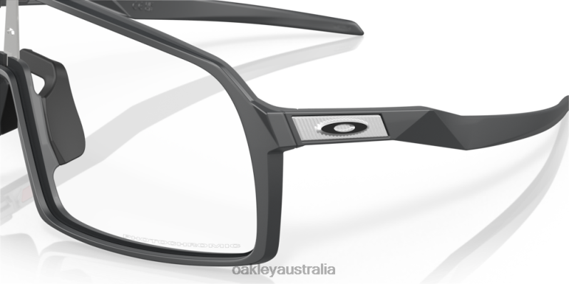 Sutro (Low Bridge Fit) Clear To Black Iridium Photochromic Lenses, Matte Carbon Frame Oakley2ZJX475