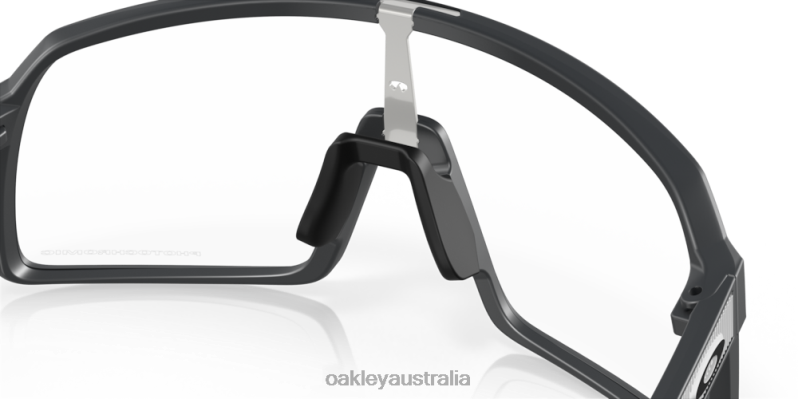 Sutro (Low Bridge Fit) Clear To Black Iridium Photochromic Lenses, Matte Carbon Frame Oakley2ZJX475