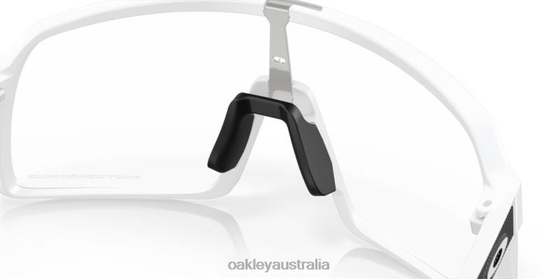 Sutro (Low Bridge Fit) Clear To Black Iridium Photochromic Lenses, Matte White Frame Oakley2ZJX476