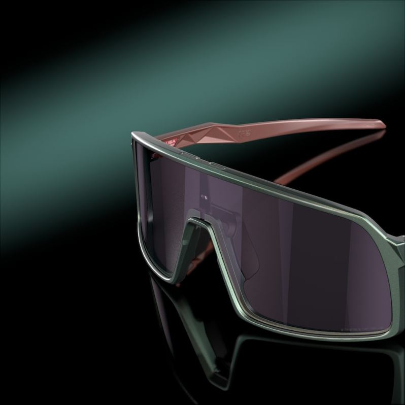 Sutro Verve Collection Prizm Grey Lenses, Verve Matte Silver/Blue Colorshift Frame Oakley2ZJX930